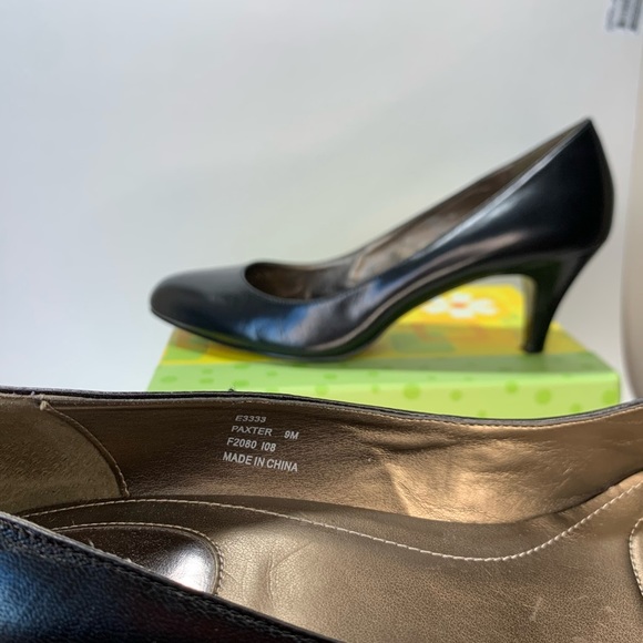 Size 9M Calvin Klein Paxter Black Leather Mid-heel Pumps, Good Used Condition - Picture 7 of 7